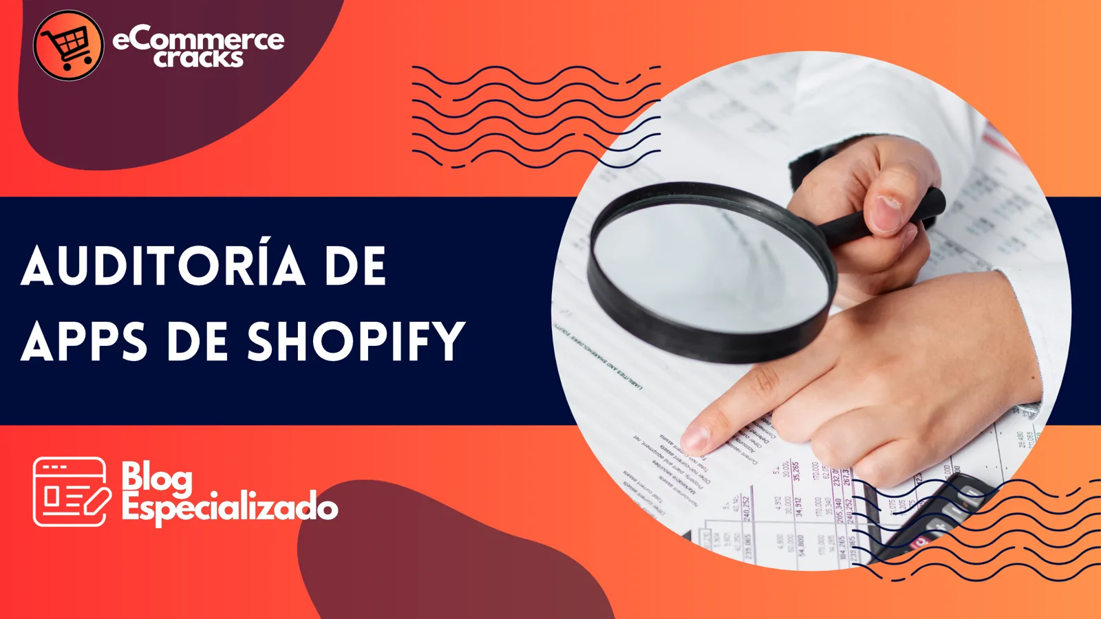 Dueña de una tienda Shopify revisando la lista de apps instaladas en su laptop para decidir cuáles conservar y cuáles desinstalar